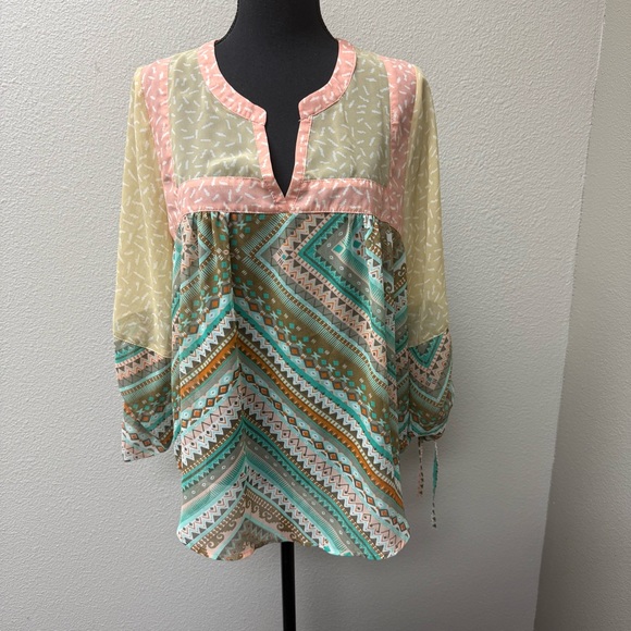 Umgee Boho Blouse L Tan Peach Green Tribal Print Sheer Sleeve Top Chic - Picture 2 of 10